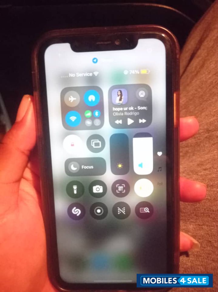 iPhone 11