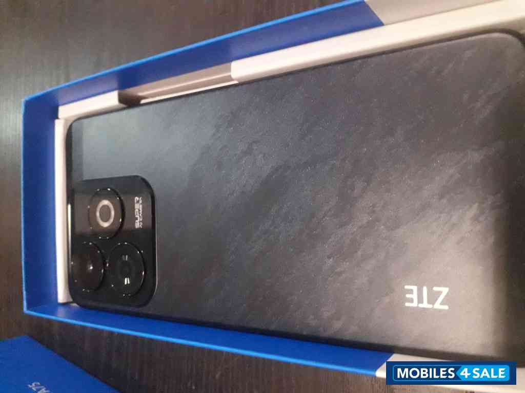 ZTE Blade A75